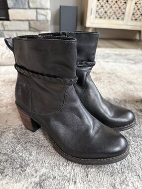 Black Women's Leather Ankle Boots with Braided Detail